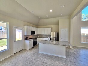 2230 Sherwood Gln Rd in Conroe, TX - Building Photo - Building Photo