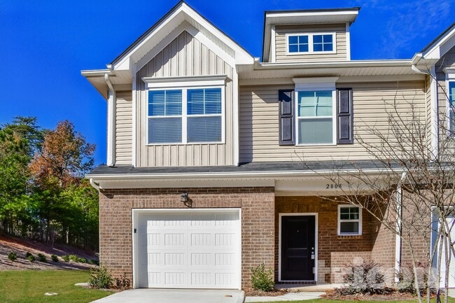 property at 2808 St George Ln