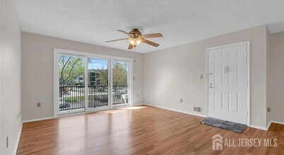 421 Lancaster Ct in Piscataway, NJ - Building Photo - Building Photo
