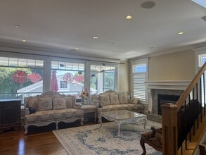 1126 Parker St in White Rock, BC - Building Photo - Building Photo