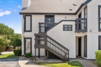 Avia Apartments in Tulsa, OK - Building Photo - Building Photo