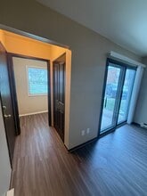 Willow Glen Apartments in Muskego, WI - Foto de edificio - Building Photo