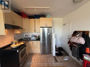 3635 Dundas St W in Toronto, ON - Building Photo - Building Photo