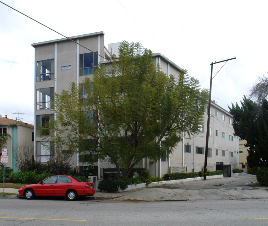 484 S Roxbury Dr in Beverly Hills, CA - Building Photo