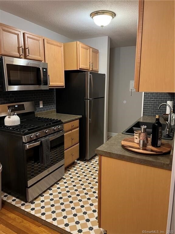 139 Regency Park Dr in Agawam, MA - Building Photo - Building Photo