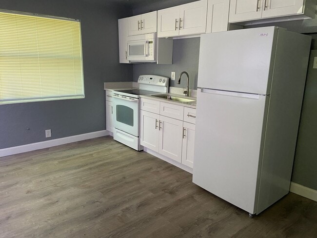1215 Melrose Ave S in St. Petersburg, FL - Building Photo - Building Photo