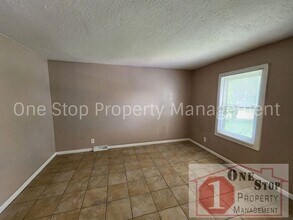 1130 W Sheridan St in Olathe, KS - Building Photo - Building Photo