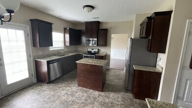 29 Wythe St in Hinesville, GA - Building Photo - Building Photo