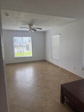 221 10th St in Lake Park, FL - Building Photo - Building Photo