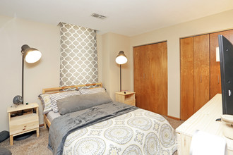 City Pointe in Omaha, NE - Building Photo - Interior Photo