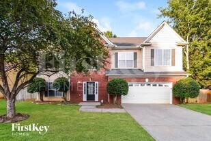 821 Charles Hall Dr in Dacula, GA - Building Photo