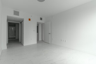 The Residences on Monroe in Hollywood, FL - Building Photo - Interior Photo