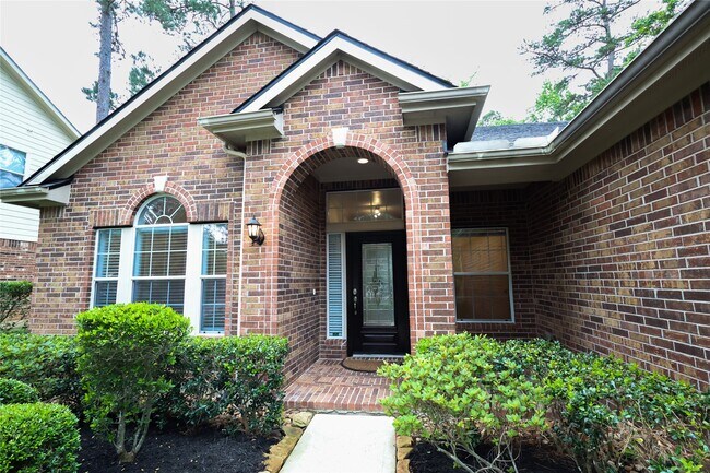 property at 14 W Archwyck Cir