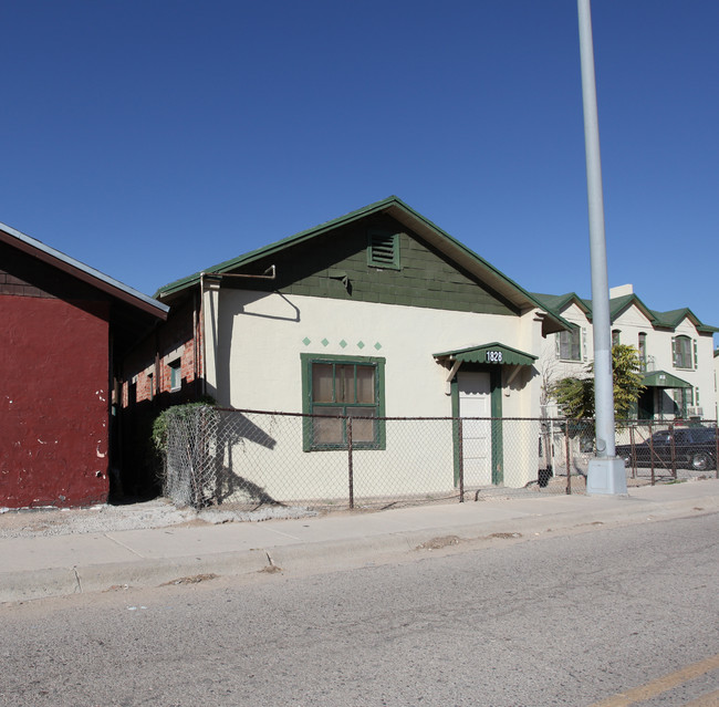 1828 W Paisano Dr in El Paso, TX - Building Photo - Building Photo