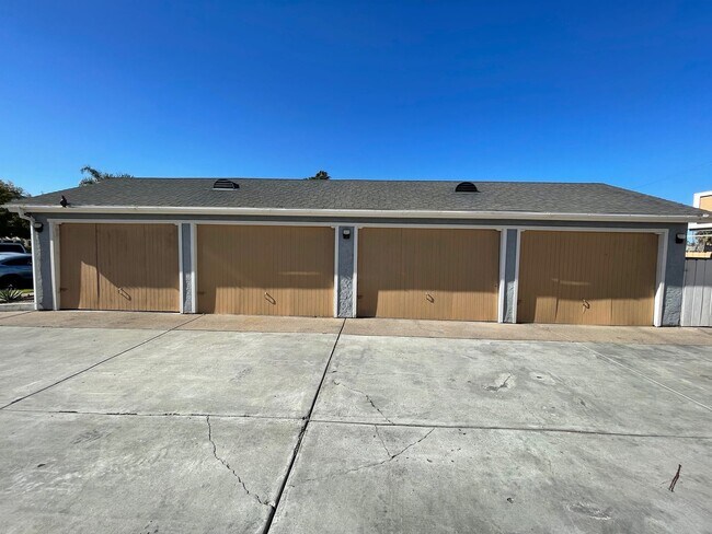 273 Alvarado St in Chula Vista, CA - Building Photo - Building Photo