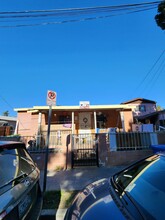 520 E 36th St in Los Angeles, CA - Building Photo - Building Photo