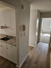 Fern Oaks Manor in Victoria, BC - Building Photo - Building Photo