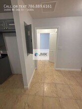 14000 NE 2nd St in Miami, FL - Building Photo - Building Photo