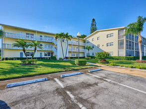 300 Dorset E in Boca Raton, FL - Building Photo - Building Photo