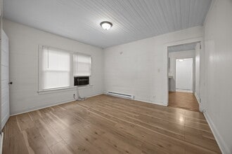 313 Burton Ave, Unit A in High Point, NC - Foto de edificio - Building Photo