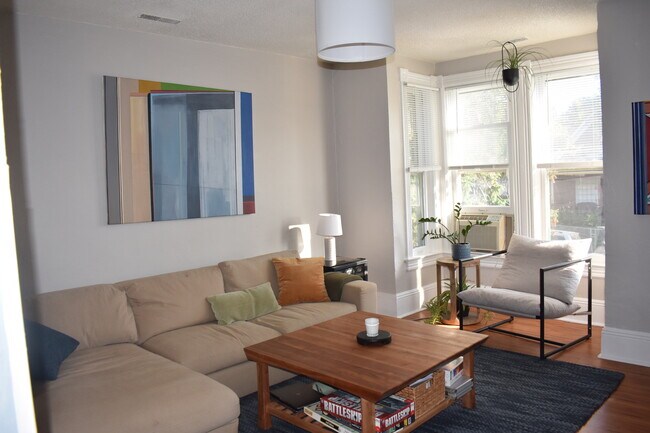 669 Case Ave, Unit 2 in St. Paul, MN - Foto de edificio - Building Photo