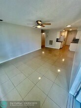 4421 Poinciana St-Unit -4 in Lauderdale-by-the-Sea, FL - Building Photo - Building Photo