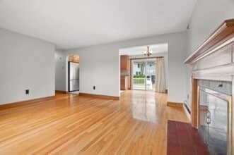 124 Cambridge St in Burlington, MA - Building Photo - Building Photo