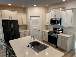 157 Blooming Cv in Crestview, FL - Foto de edificio - Building Photo