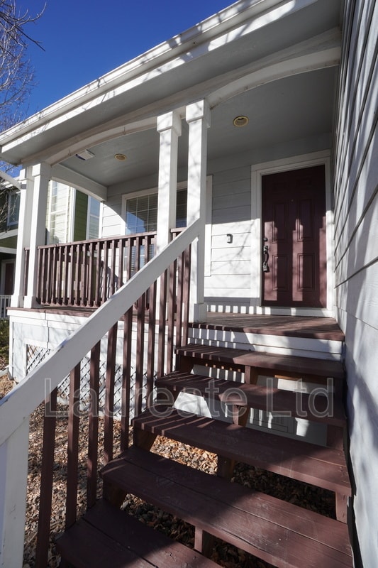 9375 E Arizona Pl in Denver, CO - Foto de edificio - Building Photo