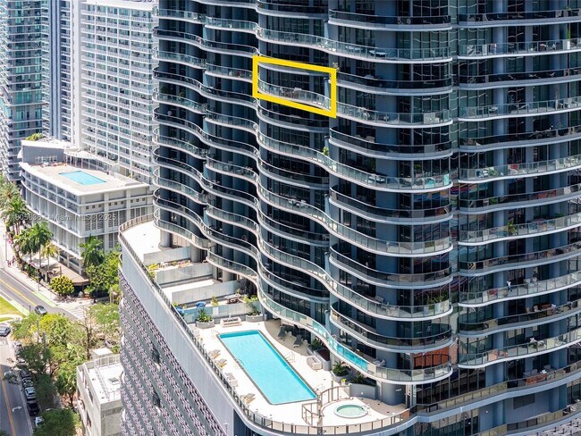 property at 1000 Brickell Plz