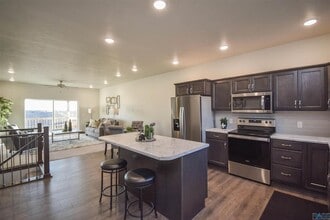 7303 E 45th St in Sioux Falls, SD - Building Photo - Building Photo