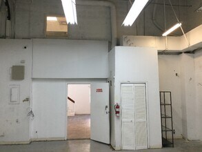 7400 NW 7th St in Miami, FL - Building Photo - Building Photo