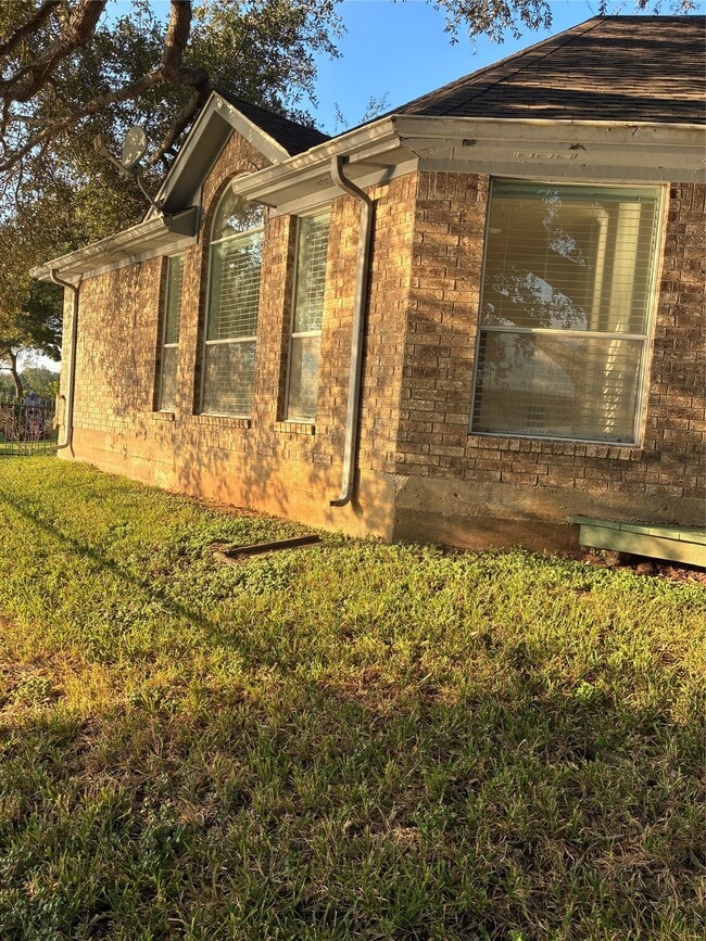 property at 2203 Summer Bay Ct