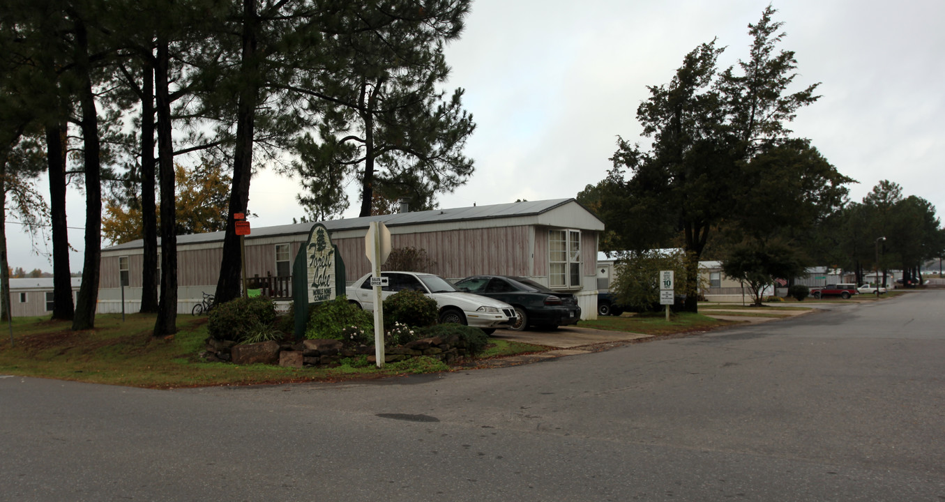 Forest Lake MHC in Conway, AR - Foto de edificio