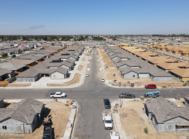 Powder Ridge Homes in Bakersfield, CA - Building Photo - Building Photo