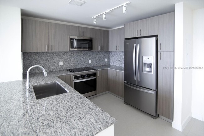 5350 NW 84th Ave, Unit 1009 in Doral, FL - Building Photo - Building Photo