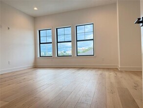 4324 W Gray St in Tampa, FL - Building Photo - Building Photo