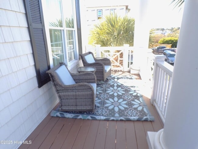 42 Harbor Village Terrace, Unit 2S in Hampstead, NC - Building Photo - Building Photo