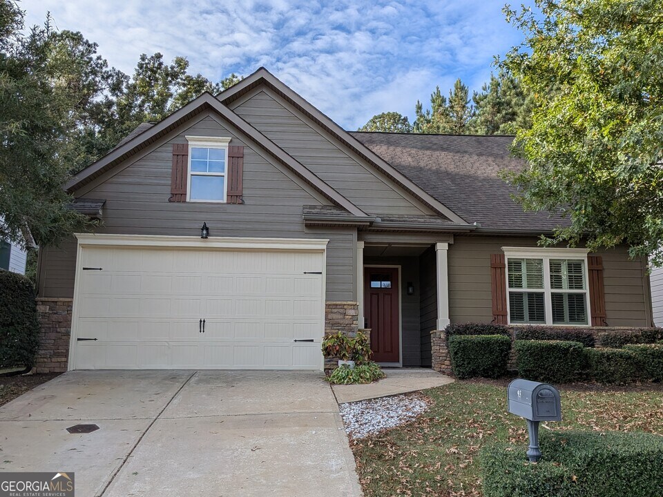 93 Village Park Dr in Newnan, GA - Building Photo