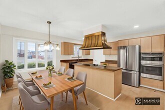 915 James K Blvd in Pontiac, MI - Building Photo - Building Photo