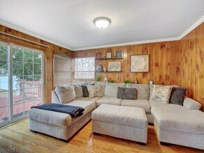 2 Papakating Rd in Hopatcong, NJ - Building Photo - Building Photo