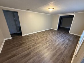 100 Gurr Dr in Albany, GA - Building Photo - Building Photo