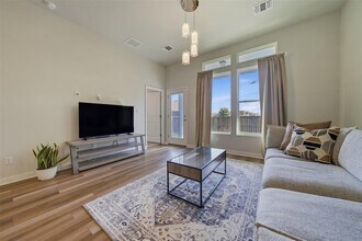 17303 Emperador Dr in Round Rock, TX - Building Photo - Building Photo