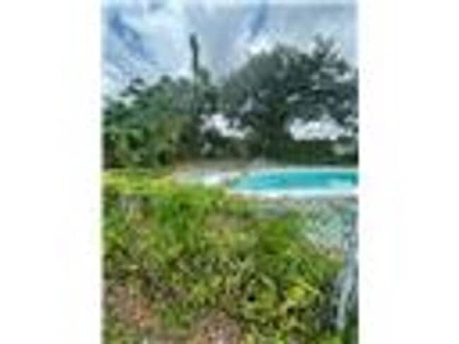 2700 Zephyr Rd in Orlando, FL - Building Photo - Building Photo