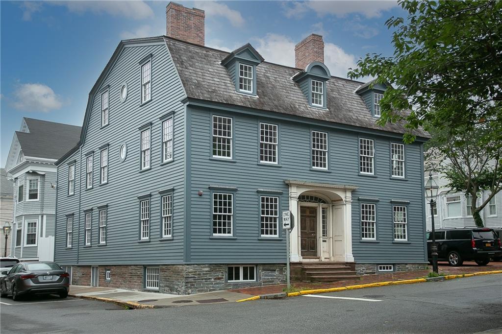 56 Pelham St in Newport, RI - Foto de edificio