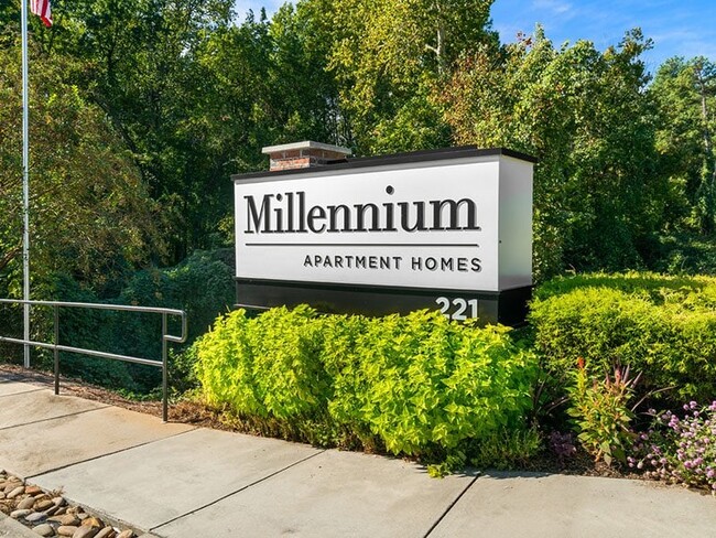 Millennium Apartment Homes in Greenville, SC - Foto de edificio - Building Photo