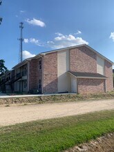 7905 Gold Star in Lumberton, TX - Building Photo - Building Photo