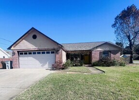 2220 Kerra Ln in Navarre, FL - Building Photo