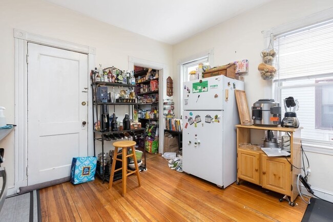 34 Belknap St in Somerville, MA - Building Photo - Building Photo