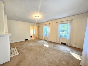 1017 E Sharp Ave in Spokane, WA - Building Photo - Building Photo
